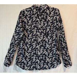 Women's GAP Boyfriend fit blue floral long sleeve button-up shirt medium